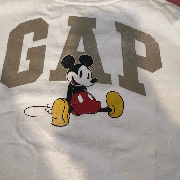 Long sleeve Gap Tshirts - Picture 7 of 10